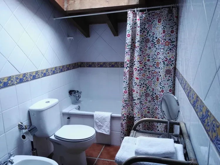 Imagen de baño arbolín