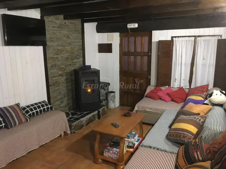 Imagen de Salón con chimenea