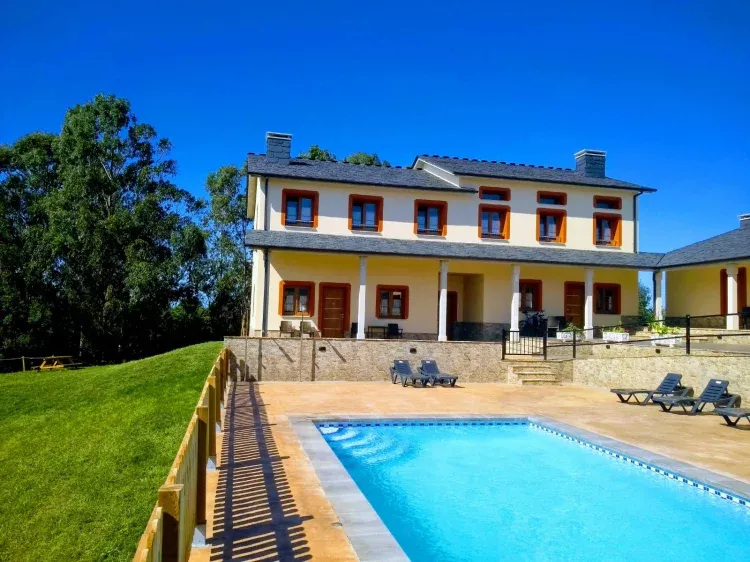 Imagen de Jardin y piscina