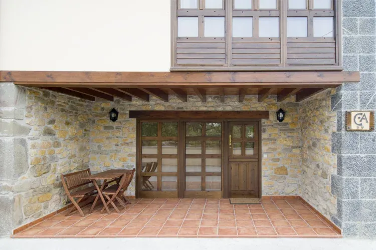 Imagen de Porche Casa Larrionda 1