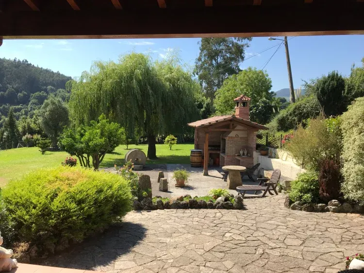 Imagen de Parrilla y jardín