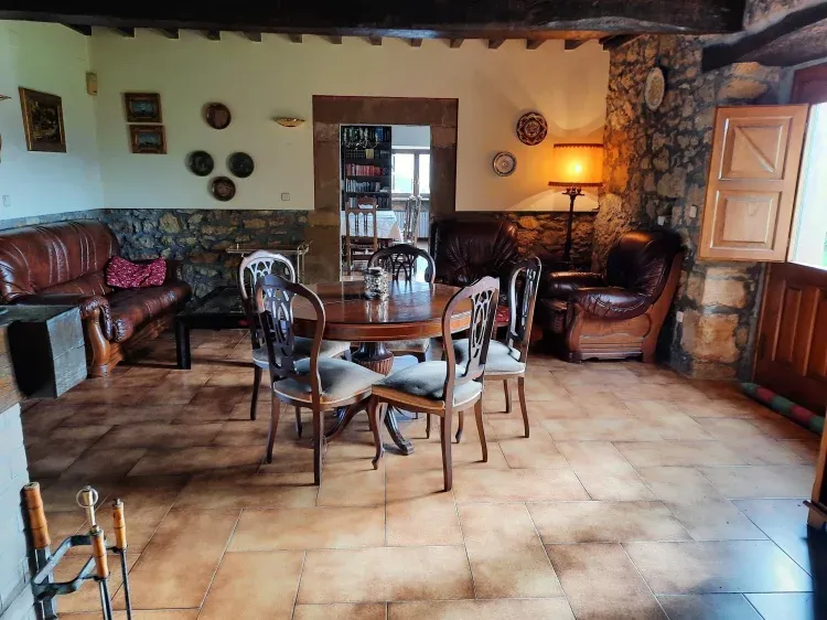 Imagen de Salón con chimenea