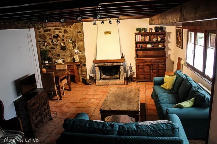 Imagen de Salón con chimenea