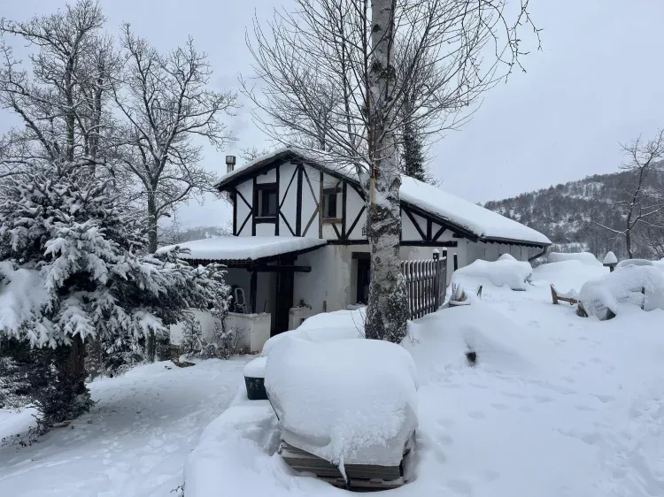 Imagen de Fachada principal nevada