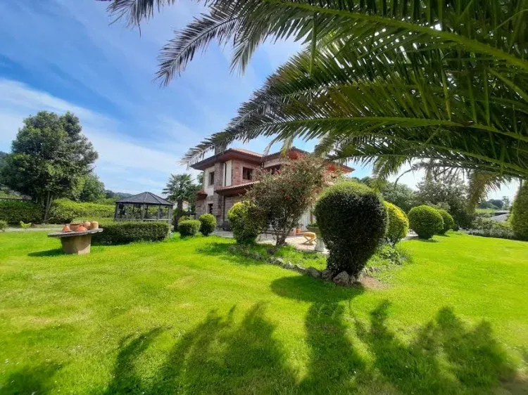 Imagen de Vista exterior de la casa (Jardín privado y cerrado)