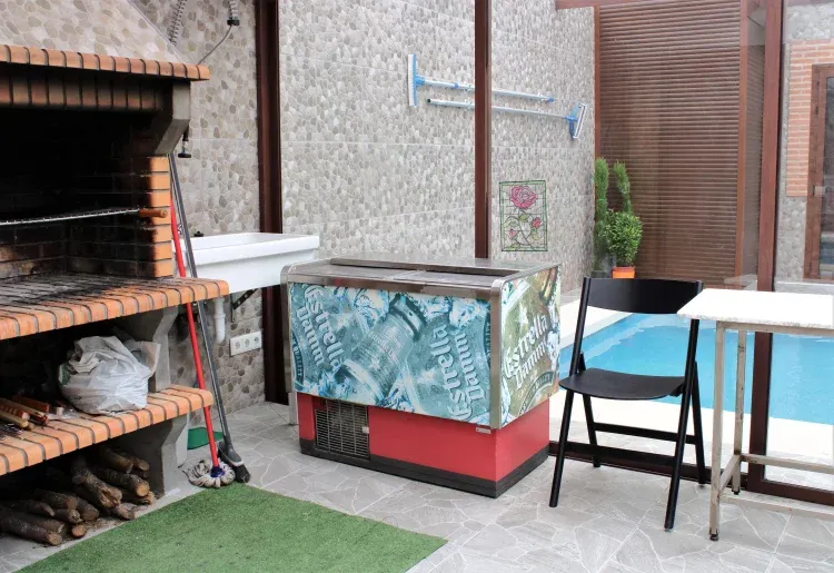 Imagen de BARBACOA Y PISCINA Maravillosa cámara con cervecita fresquita...
