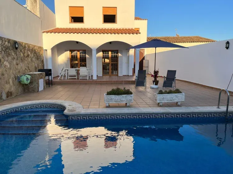 Imagen de Piscina, patio y porche