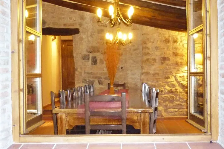 Imagen de Amplia sala- comedor con capacidad para 20 personas