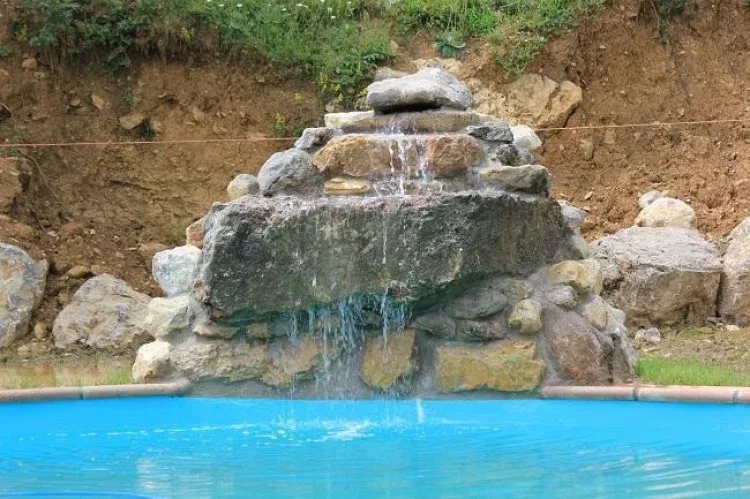 Imagen de Cascada en piscina