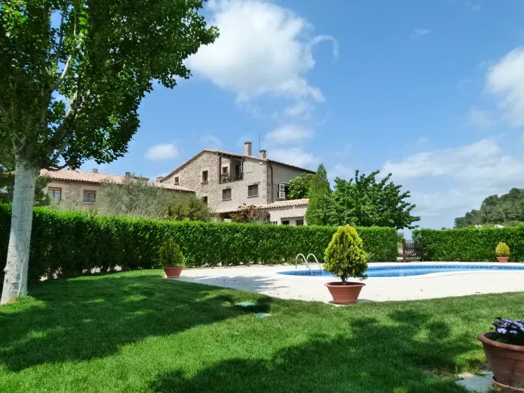 Imagen de Masia y piscina