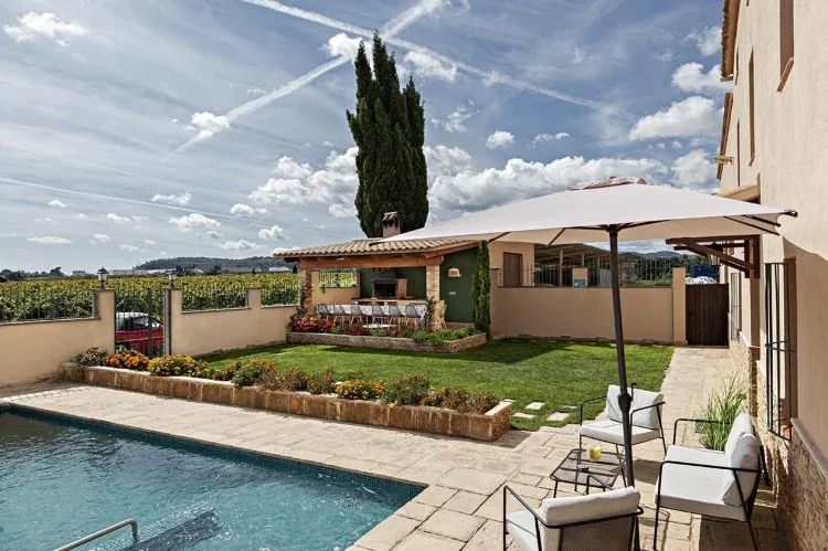 Imagen de jardin, piscina y barbacoa