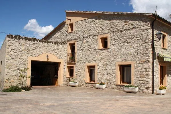 Imagen de Fachada principal Cal Riba - casa propietarios