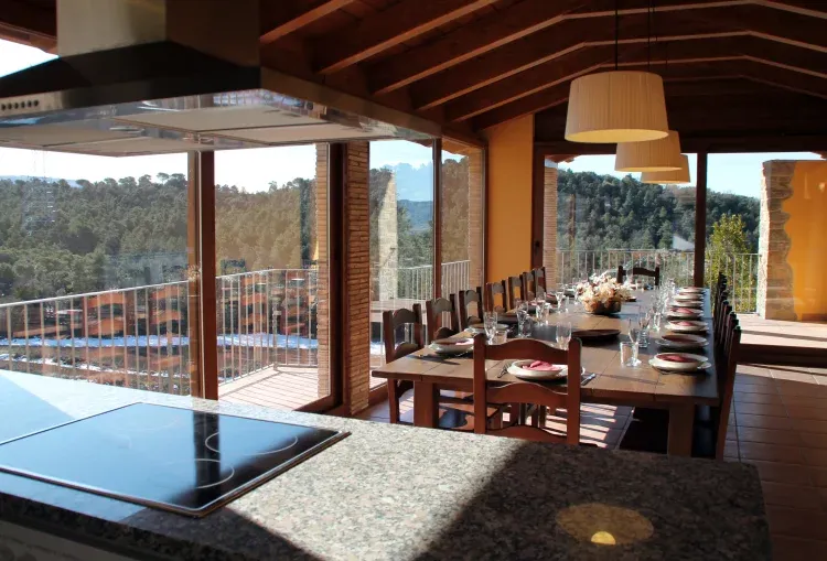 Imagen de Comer con vistas a la montaña del Montseny