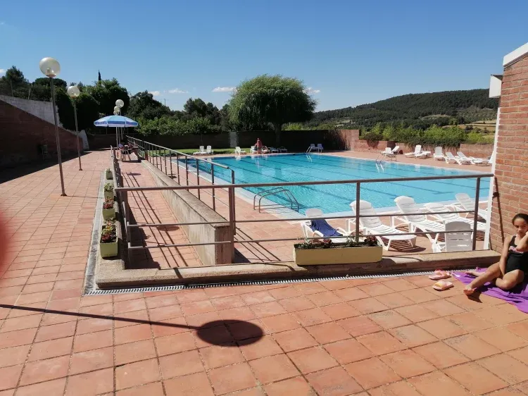 Imagen de Gran piscina municipal a sólo 50 metros de la casa!