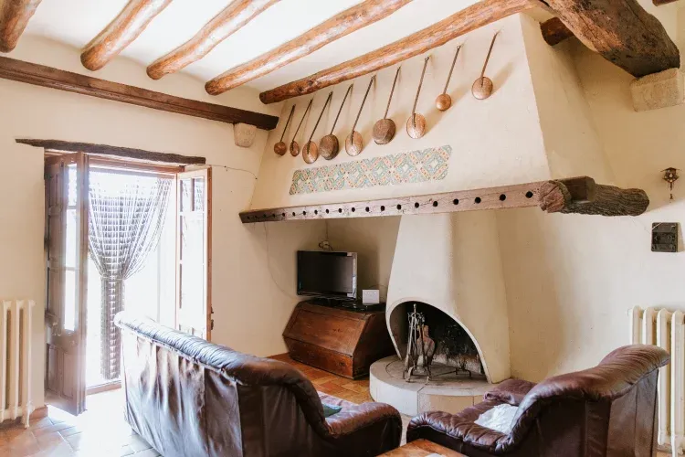 Imagen de Sala de estar con chimenea