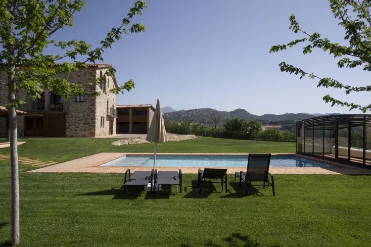 Imagen de jardin y piscina