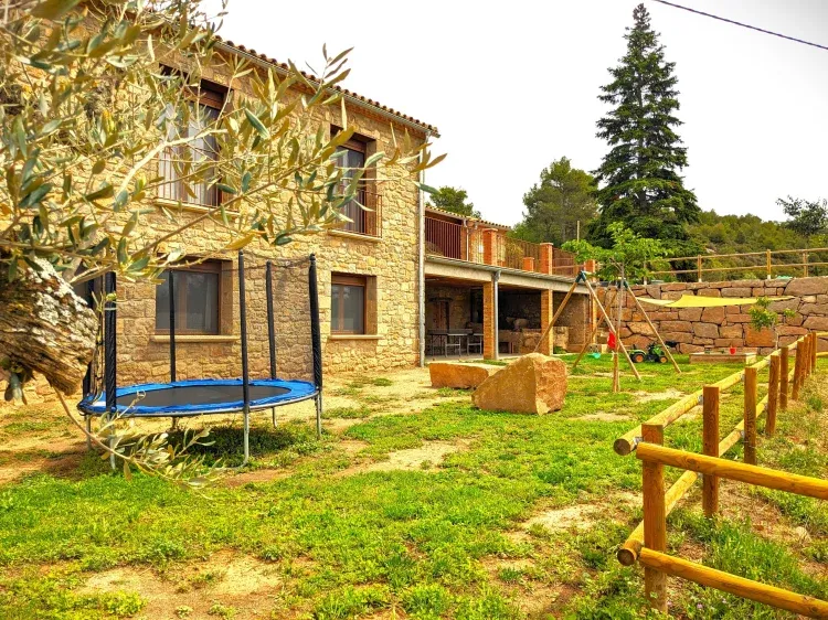 Imagen de façana sud. zona jocs infantils