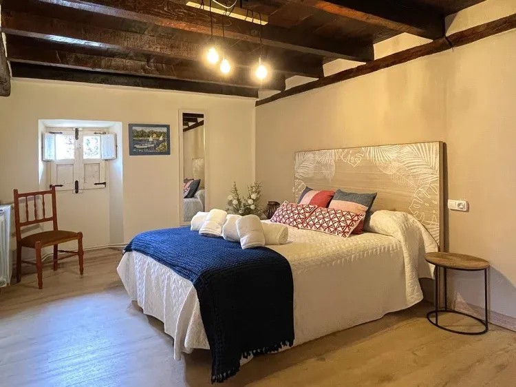 Imagen de Dormitorio Con cama de matrimonio