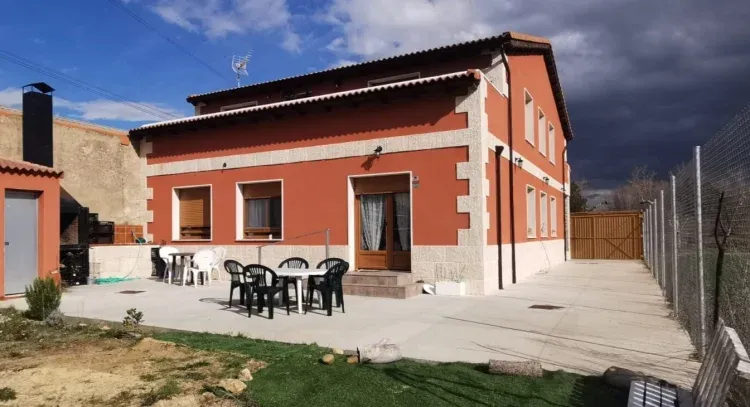 Imagen de Vista desde el jardín privado,con barbacoa