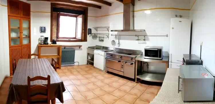 Imagen de cocina equipada