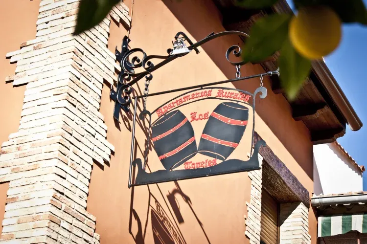 Imagen de Fachada de Los Toneles