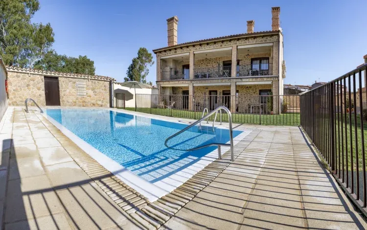 Imagen de Zonas comunes. Jardin con piscina de sal.