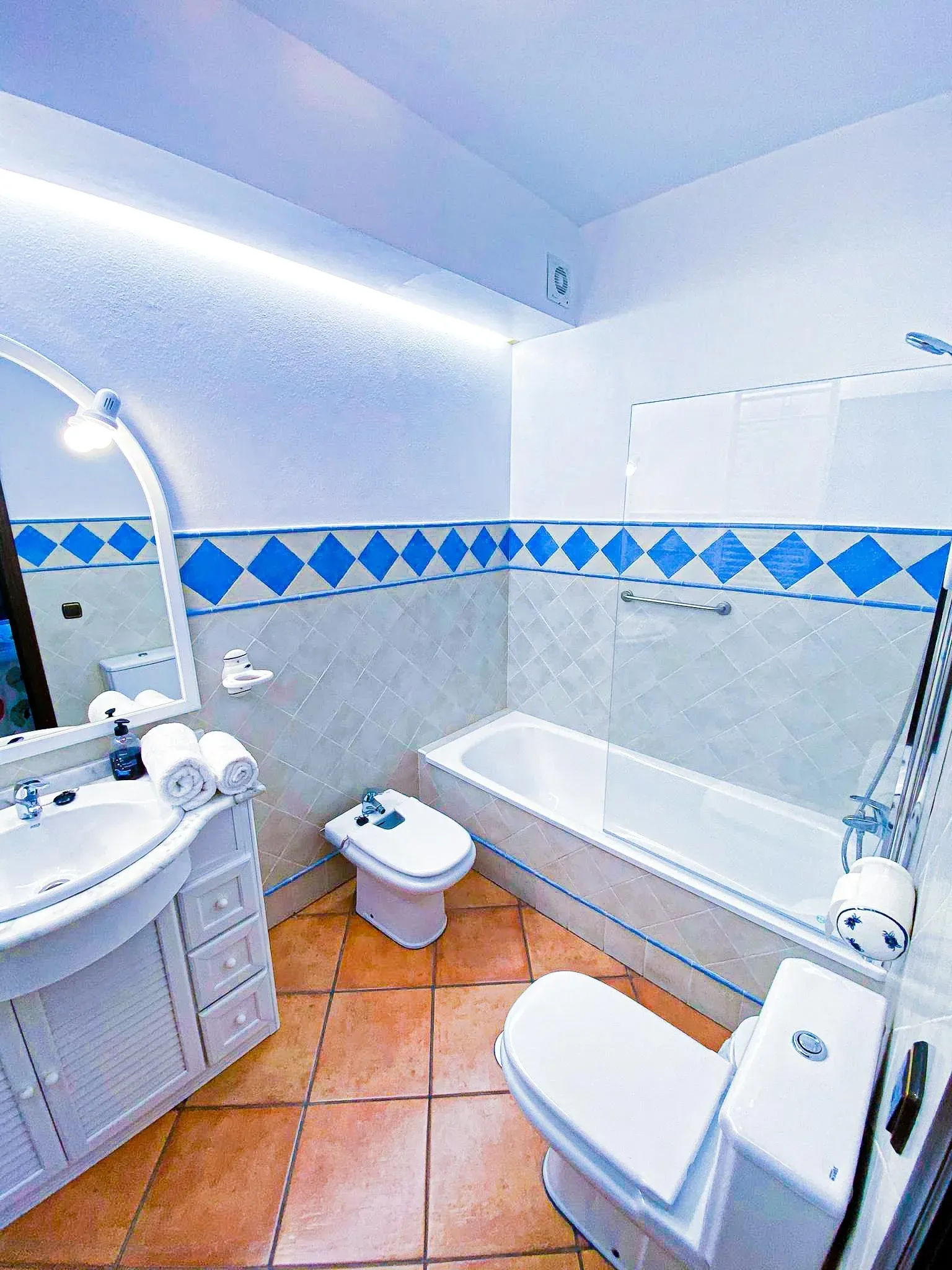 Imagen de Baño completo 1 integrado en habitacion 1