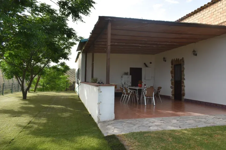 Imagen de porche y terraza traseros