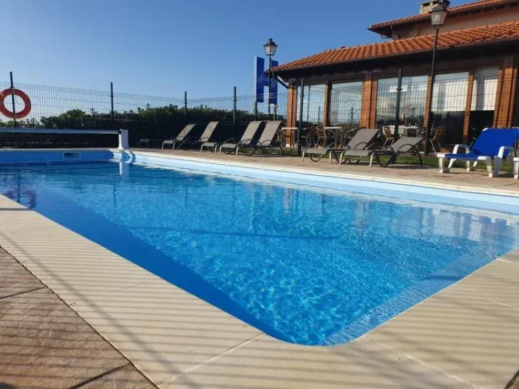 Imagen de Disfruta de nuestra piscina exterior