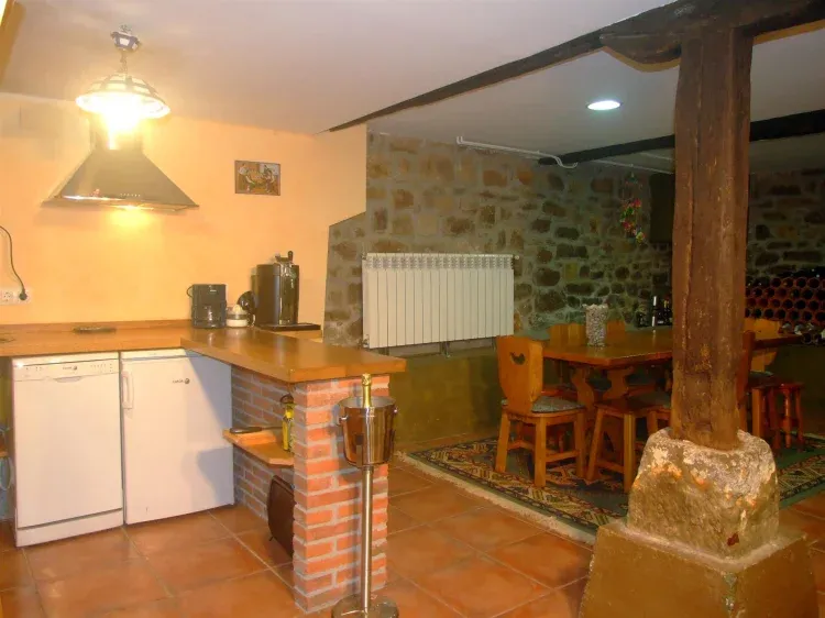 Imagen de Bodega-comedor