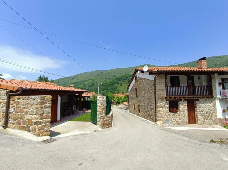Imagen de Exterior de la casa y Merendero