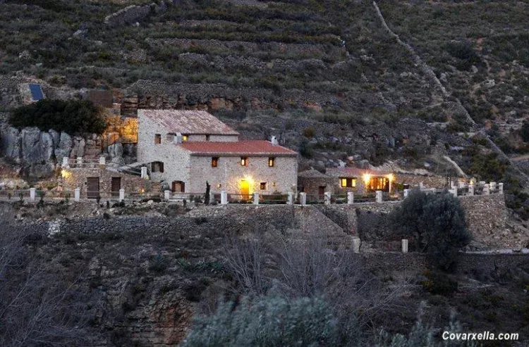 Imagen de La Covarxella al anochecer