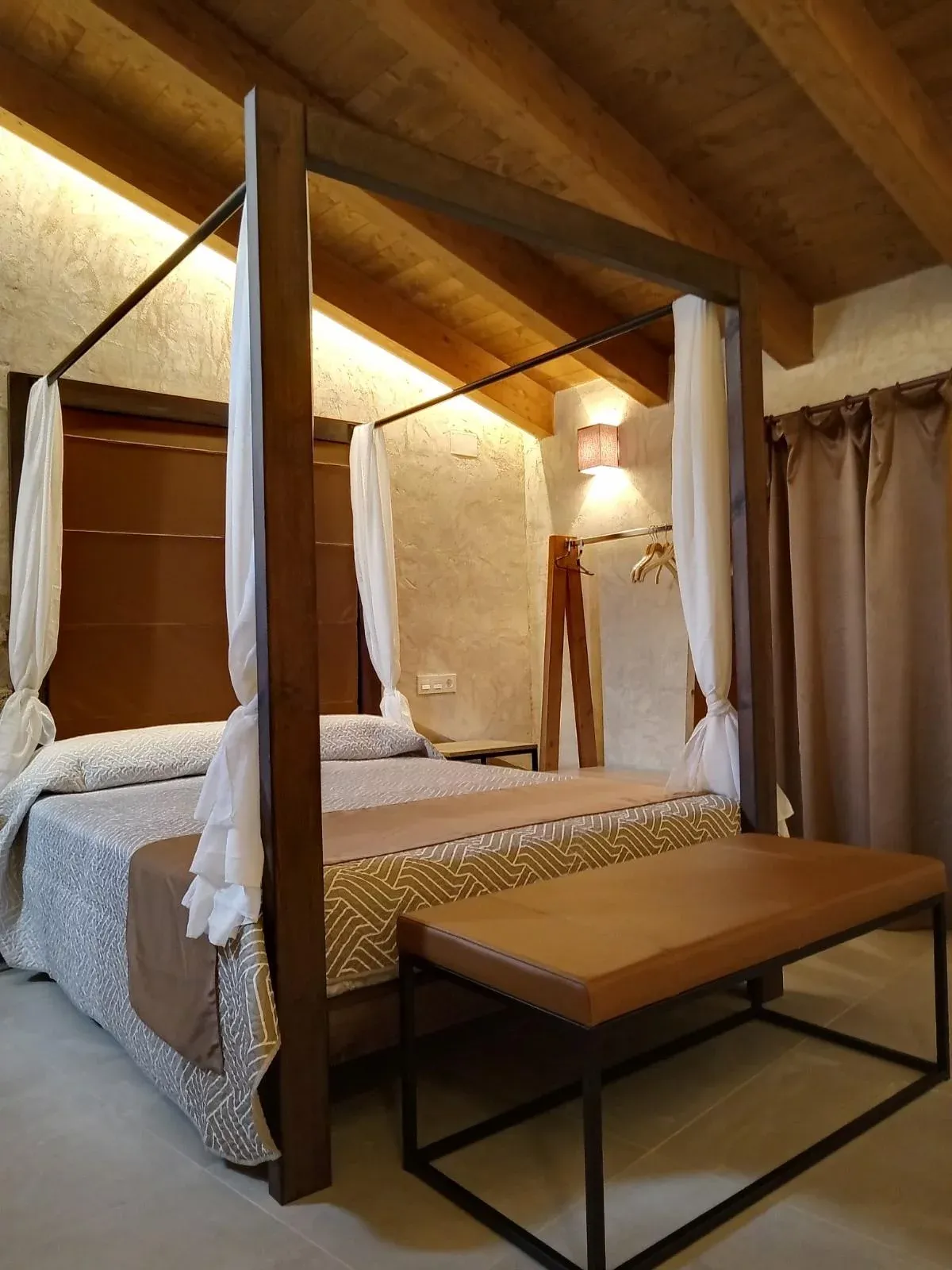 Imagen de Suit con bañra hidromasaje y chimenea