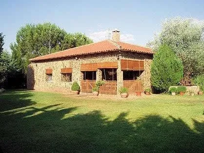 Imagen de Casa con 1000m de jardín.