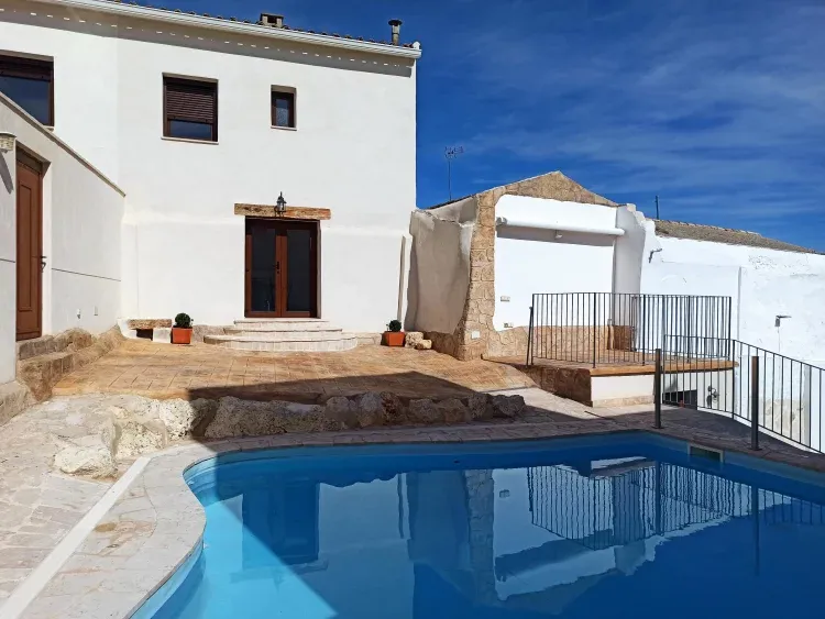 Imagen de piscina fachada almez