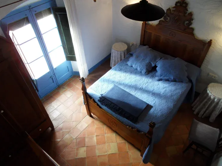 Imagen de habitación azul