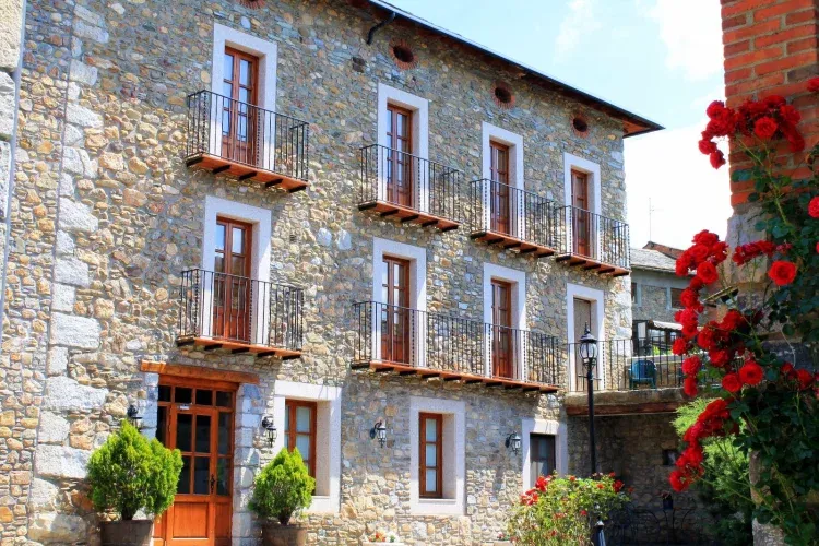 Imagen de Exterior desde el patio (verano)