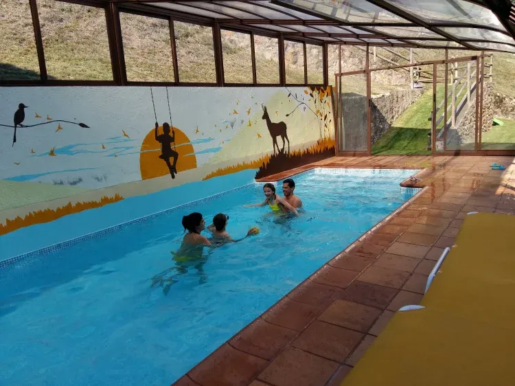 Imagen de Piscina cubierta climatizada