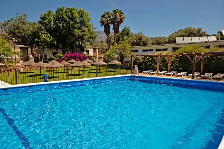 Imagen de Piscina 15x10 en el Camping Órgiva
