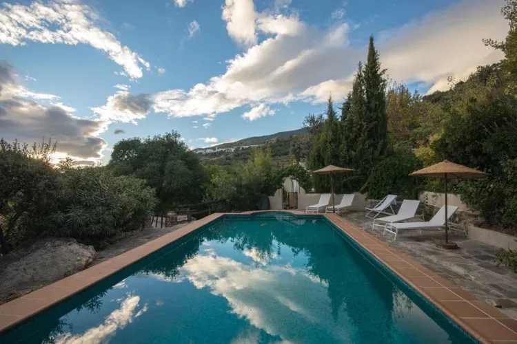 Imagen de Piscina en otoño