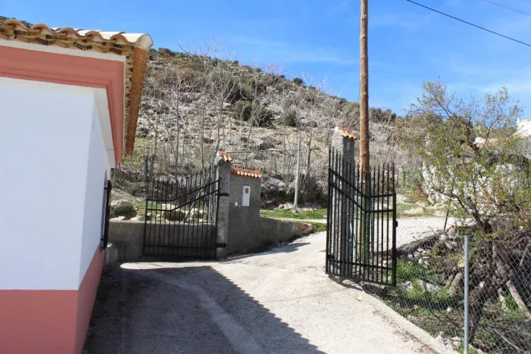 Imagen de Vista de la entrada de la finca des de dentro.