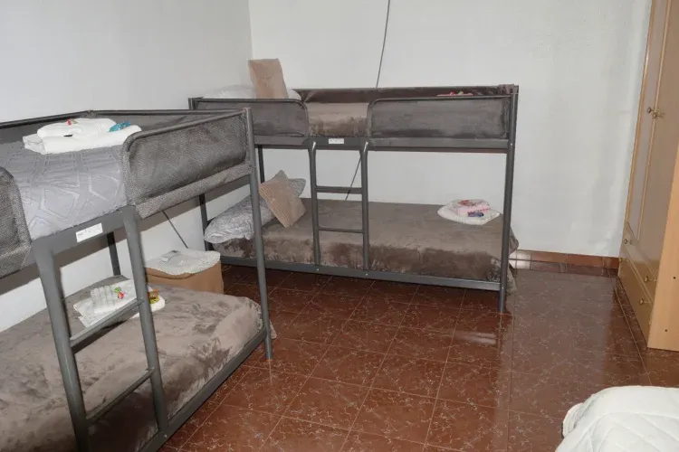 Imagen de Habitación Dos Literas y Cama Individual