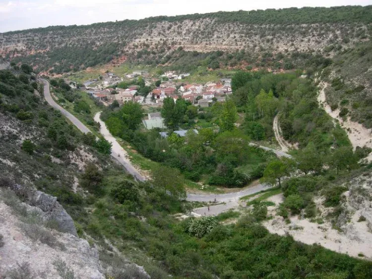 Imagen de El pueblo: Castejón de Henares desde el camino de Argecilla