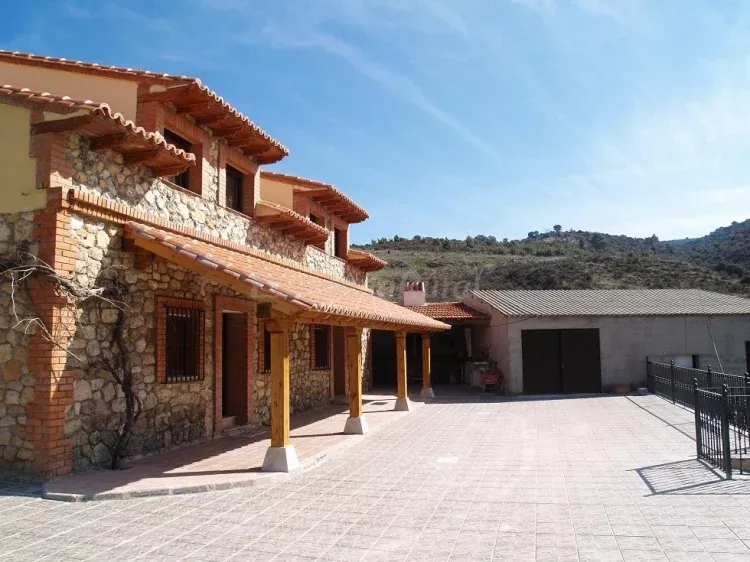 Imagen de Fachada y Patio Casa Rural Marita