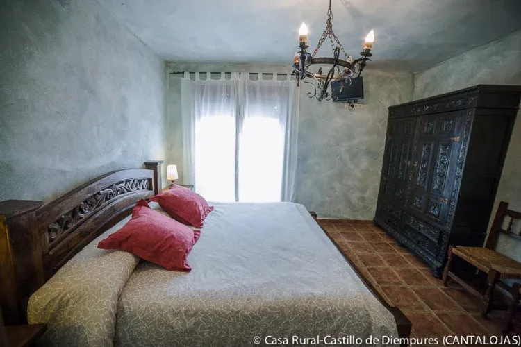 Imagen de Cama de 2x2 en habitación Zarzas