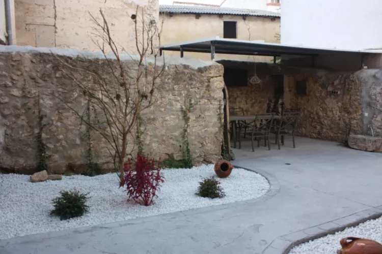 Imagen de Patio-Jardin