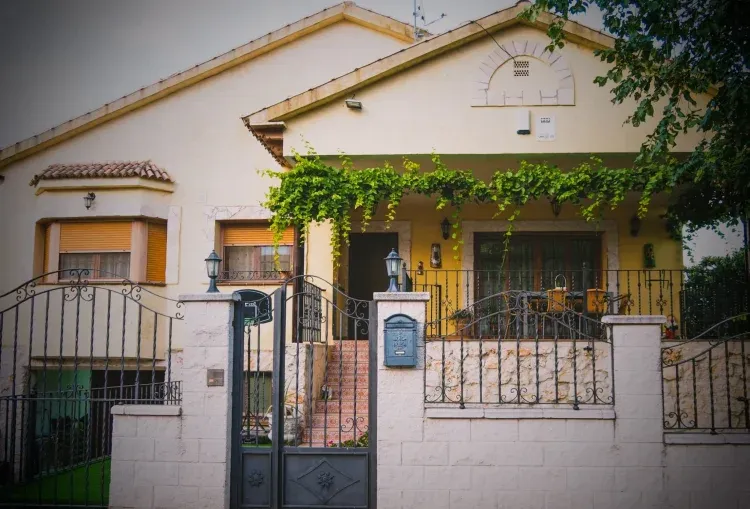 Imagen de Fachada Principal de la vivienda