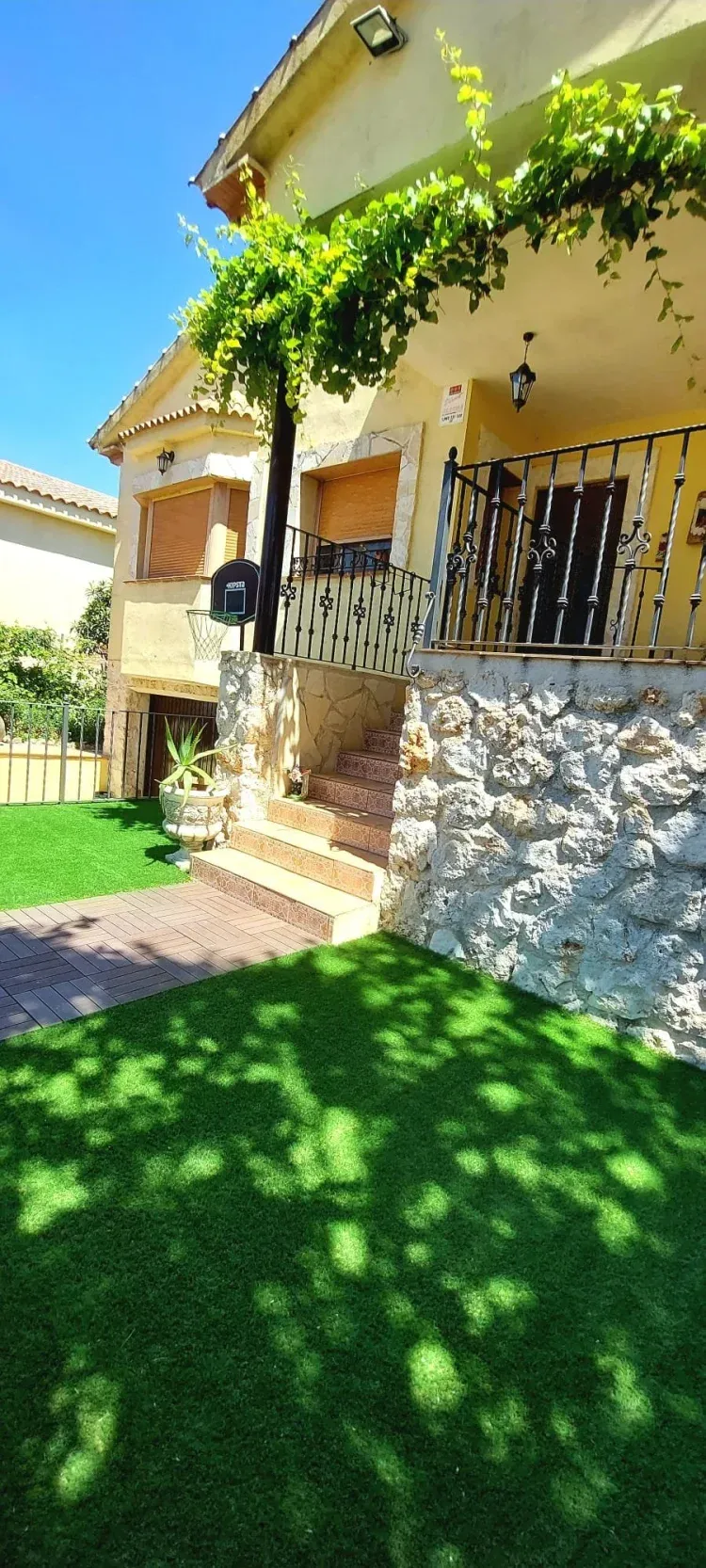 Imagen de Exterior vivienda.  Jard&iacute;n
