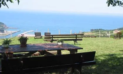 Imagen de   vistas del mar cantabrico desde el casario
