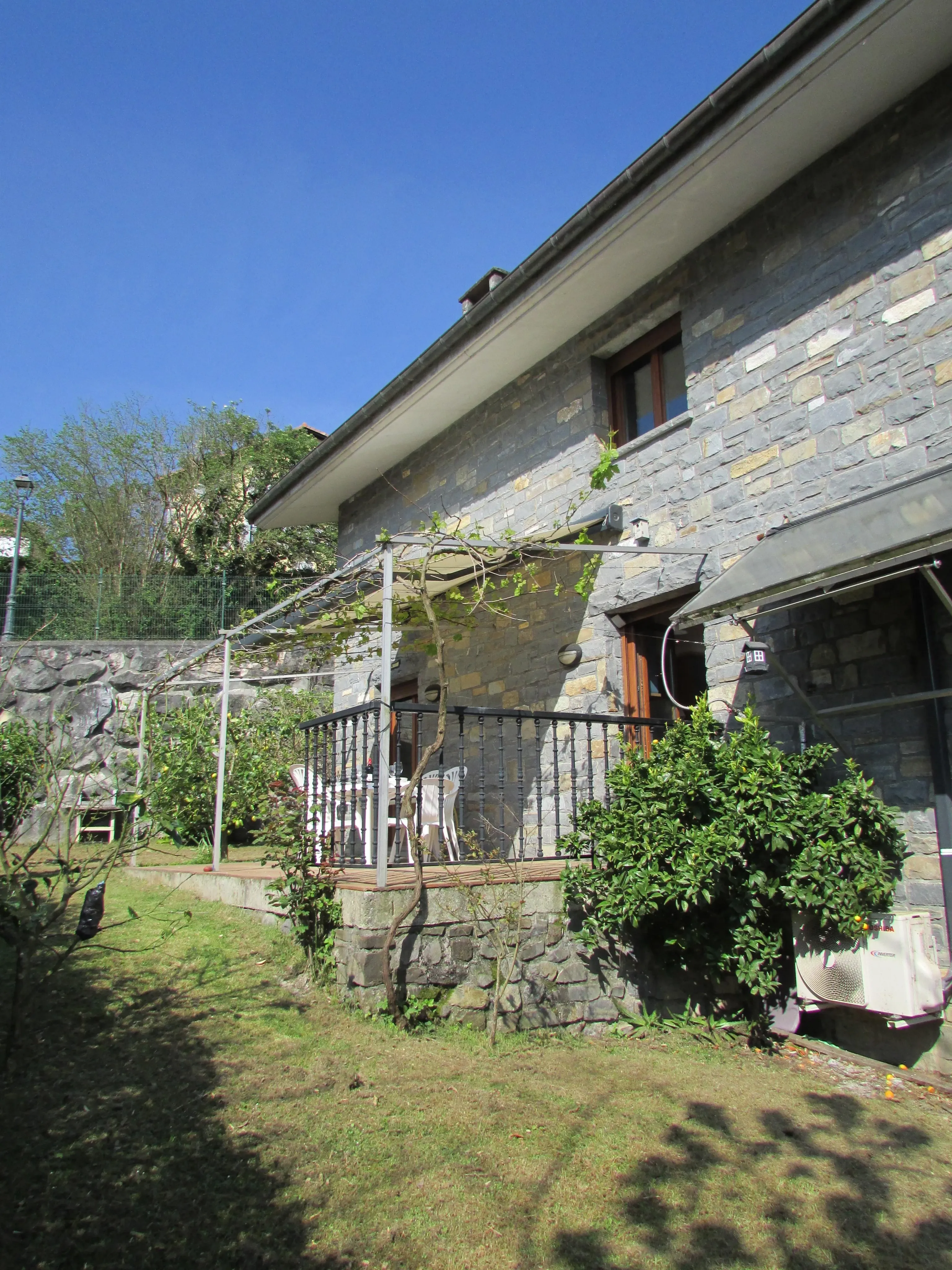 Imagen de Jardín con terraza
